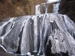 Nityuu taki 