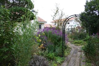 20131015038